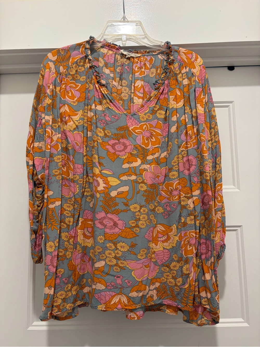 entro Floral Boho V-Neck Long Sleeve Top in Gray, Pink & Orange